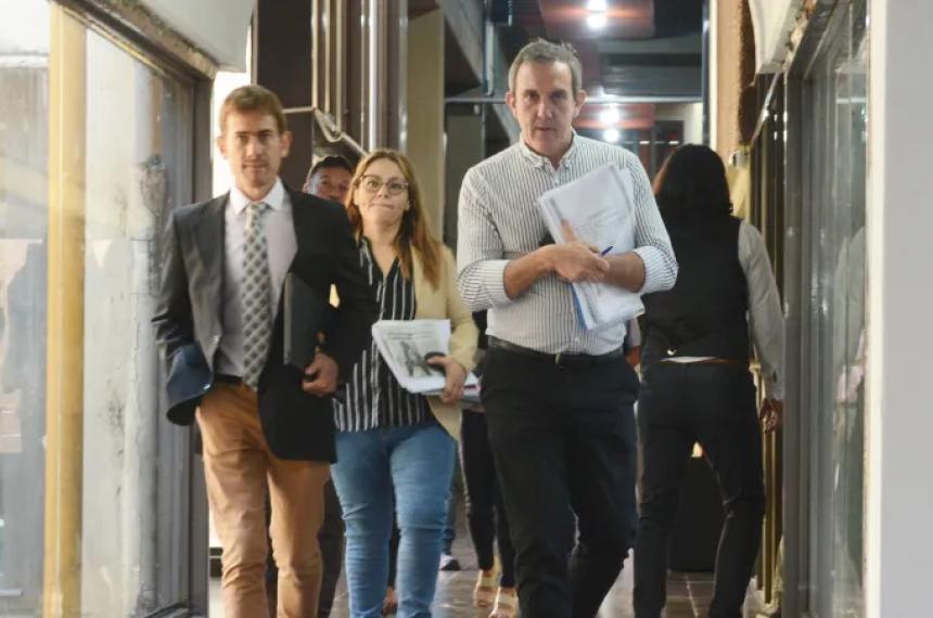 La oposicioacuten pide licitar un data room para tratar la concesioacuten de El Medanito