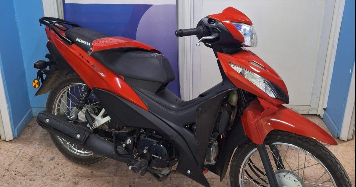 Roboacute una moto y una caja de herramientas- fue detenido