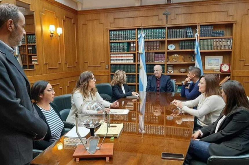Con un cambio se reuacutene el jury de enjuiciamiento al fiscal Mendiara