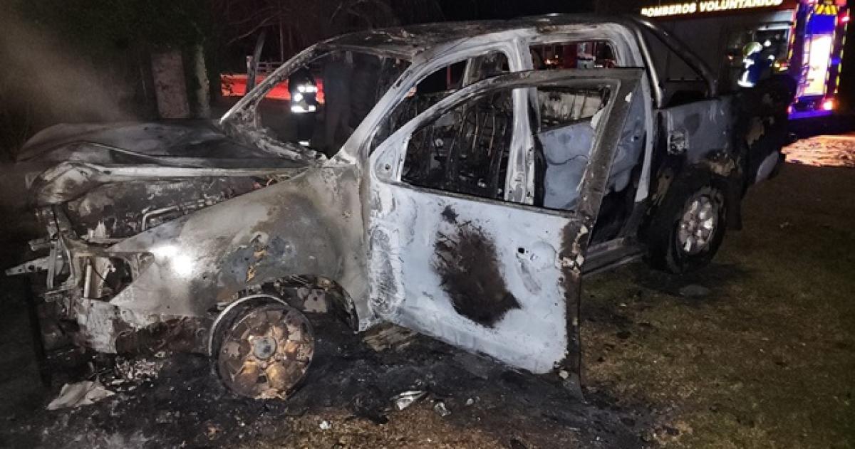 El fuego destruyoacute una camioneta en General Pico