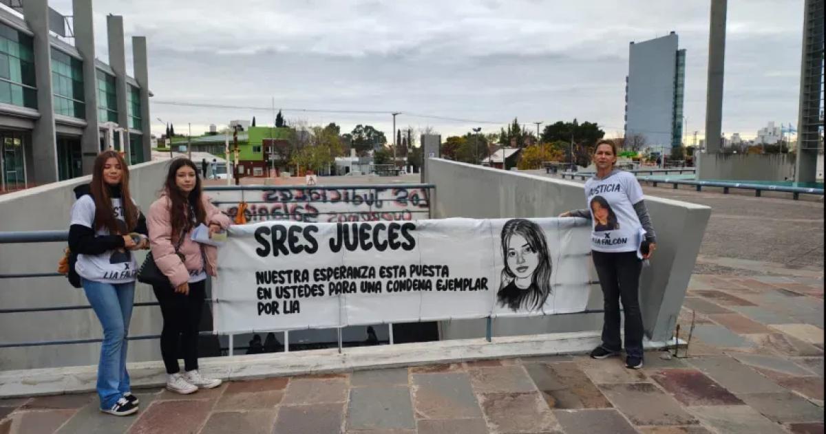 Lanzan una colecta solidaria por Miacutea la hermana de Liacutea Falcoacuten