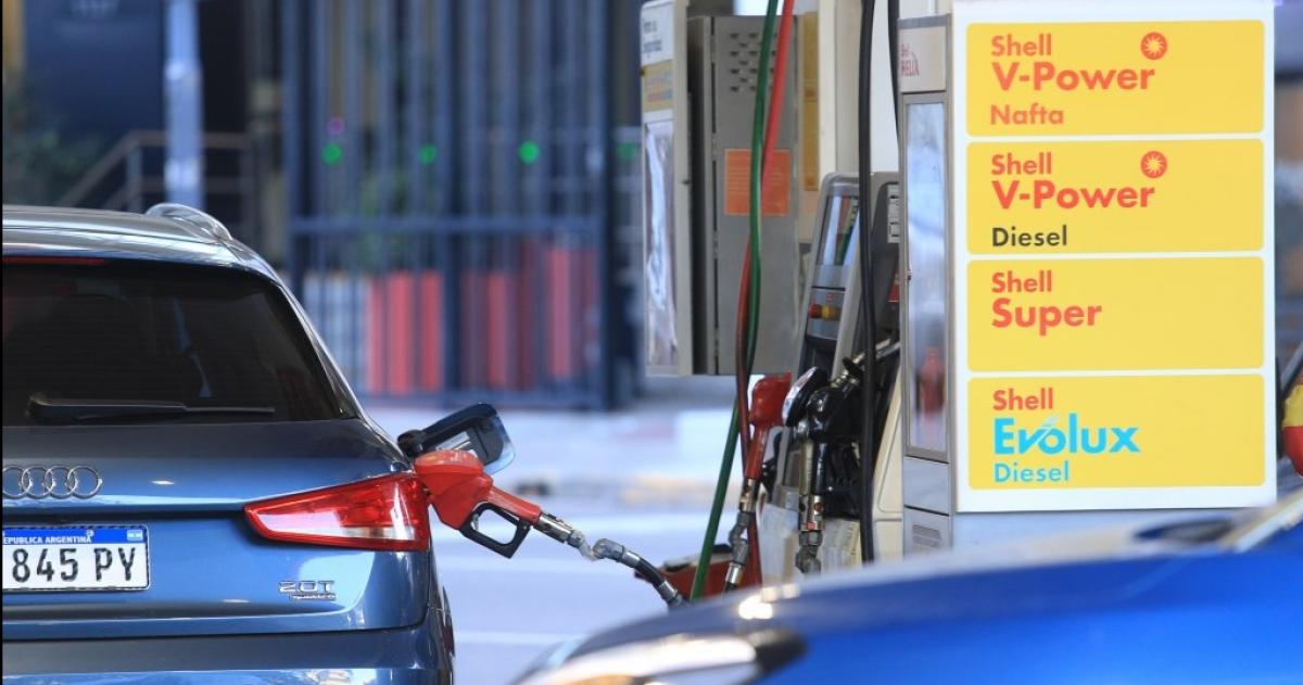 Fuerte caiacuteda del petroacuteleo- iquestbajan las naftas
