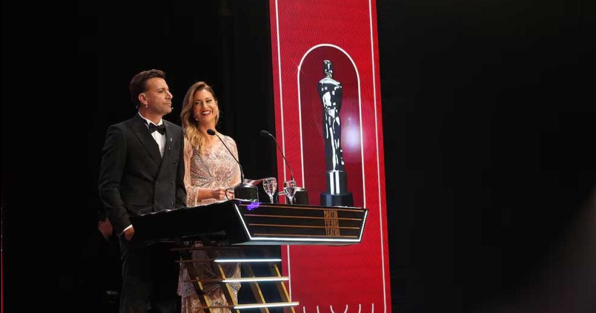 Todos los ganadores de los Martiacuten Fierro de Teatro