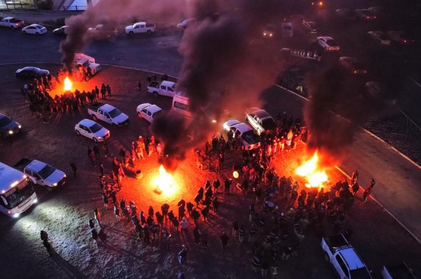 Movilizacioacuten de trabajadores petroleros en 25 de Mayo