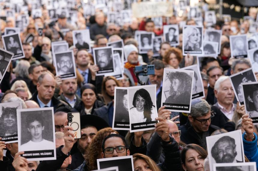 Atentado a la AMIA- el juez Rafecas resolvioacute que se haga el juicio en ausencia