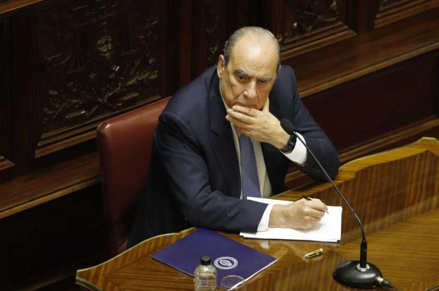Francos finalizoacute su informe de gestioacuten luego de que una senadora lo acusara de mentiroso
