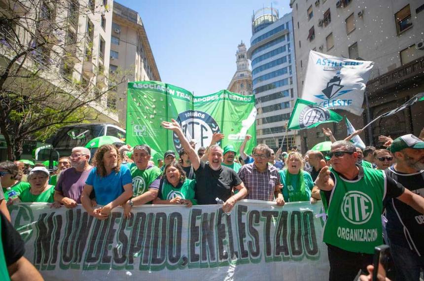 El Gobierno apelaraacute la suspensioacuten de la eliminacioacuten del feriado por el diacutea del trabajador estatal