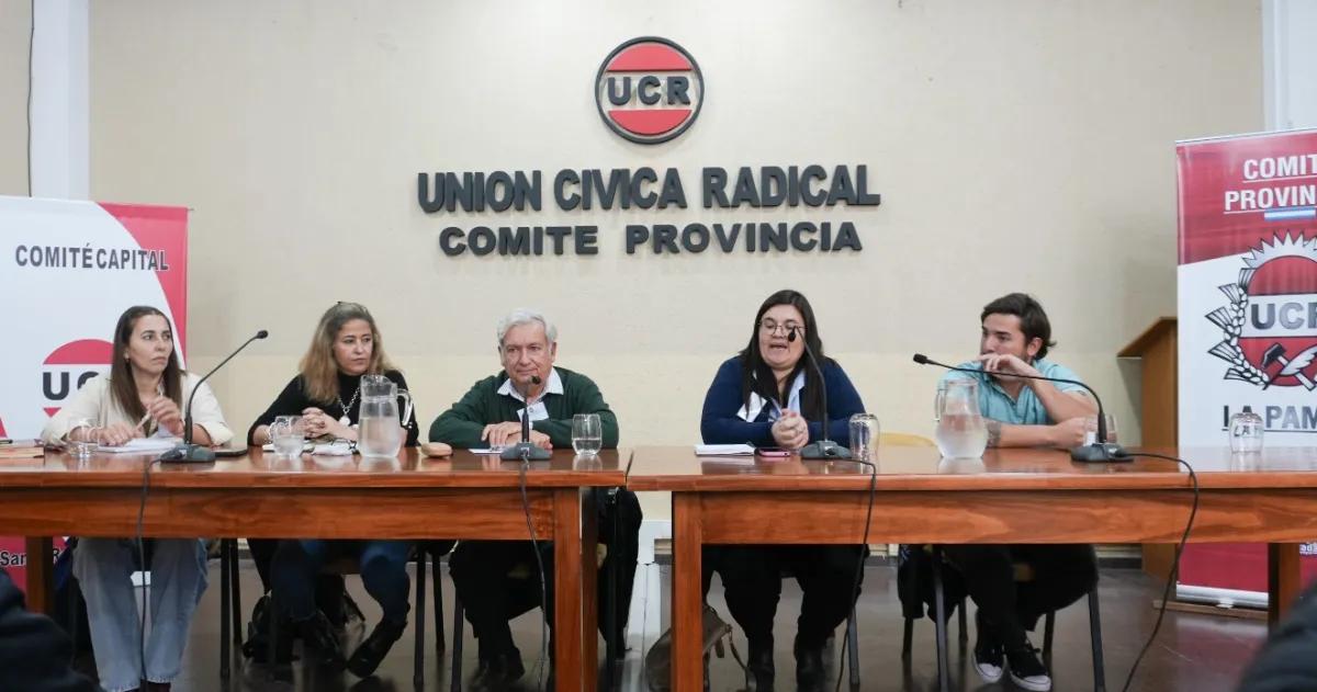 Por ruidos internos se suspendioacute la convencioacuten de la UCR del saacutebado
