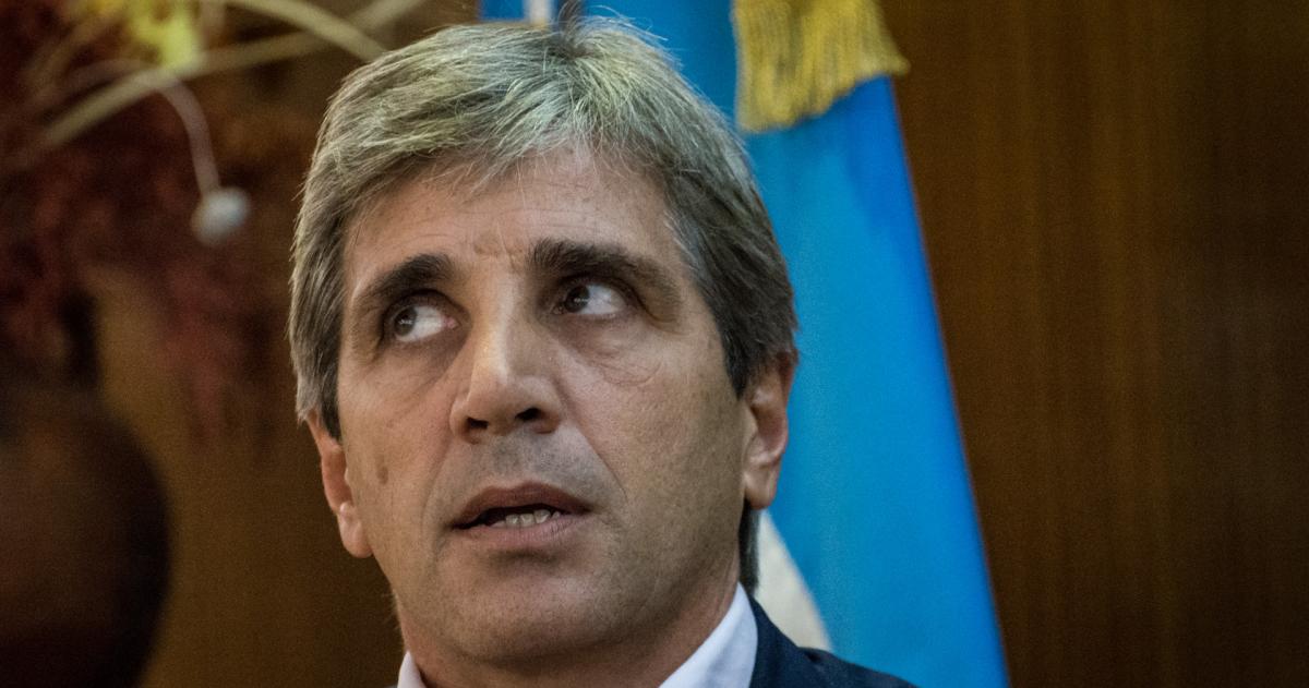 Caputo avisoacute al FMI que tampoco cumpliraacute con otra proyeccioacuten clave