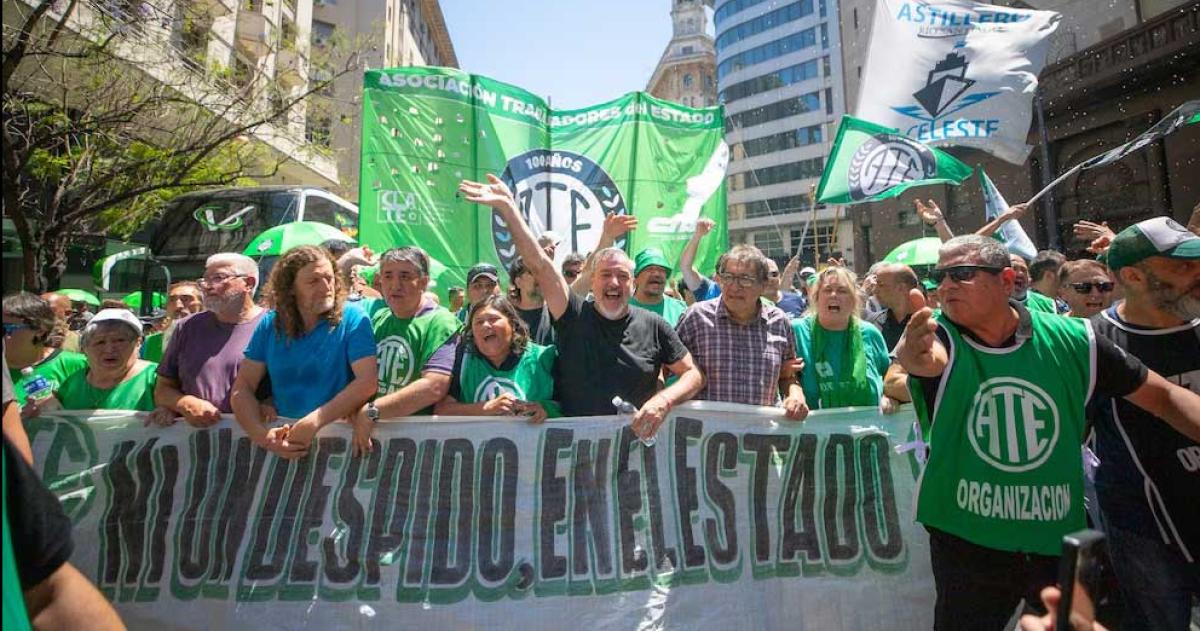 El Gobierno apelaraacute la suspensioacuten de la eliminacioacuten del feriado por el diacutea del trabajador estatal
