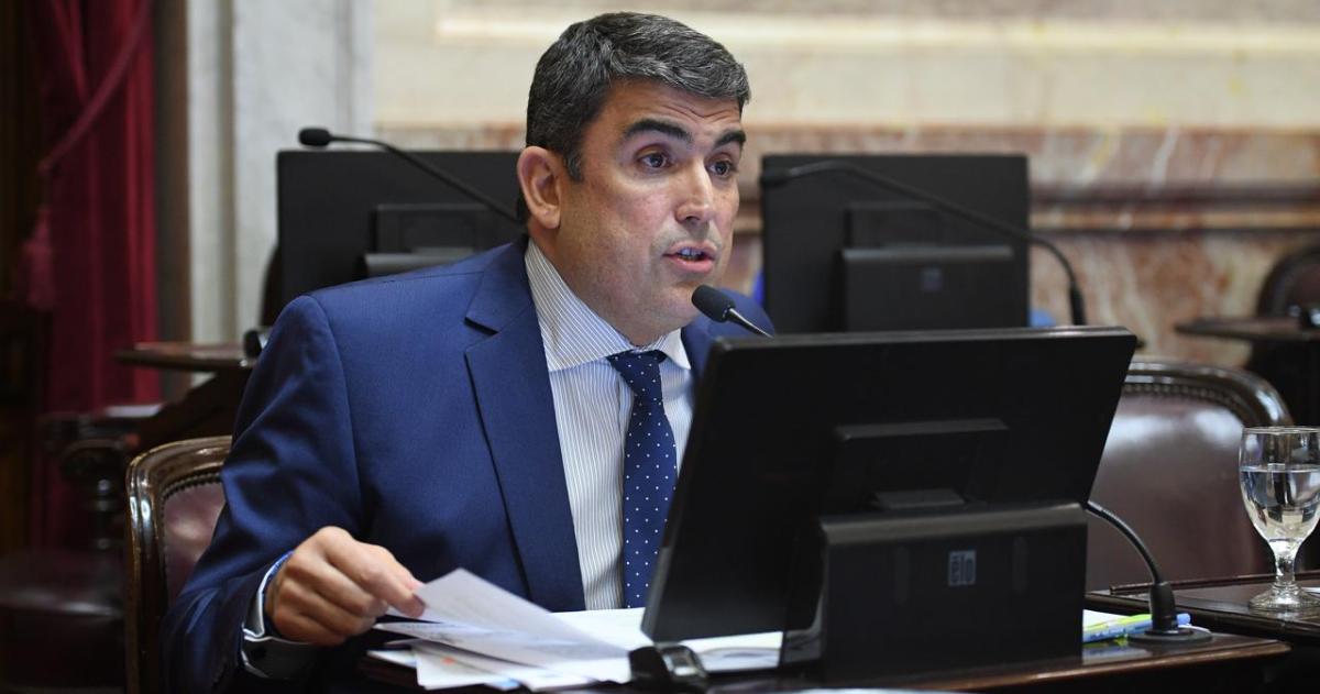 Bensusaacuten cruzoacute a Francos