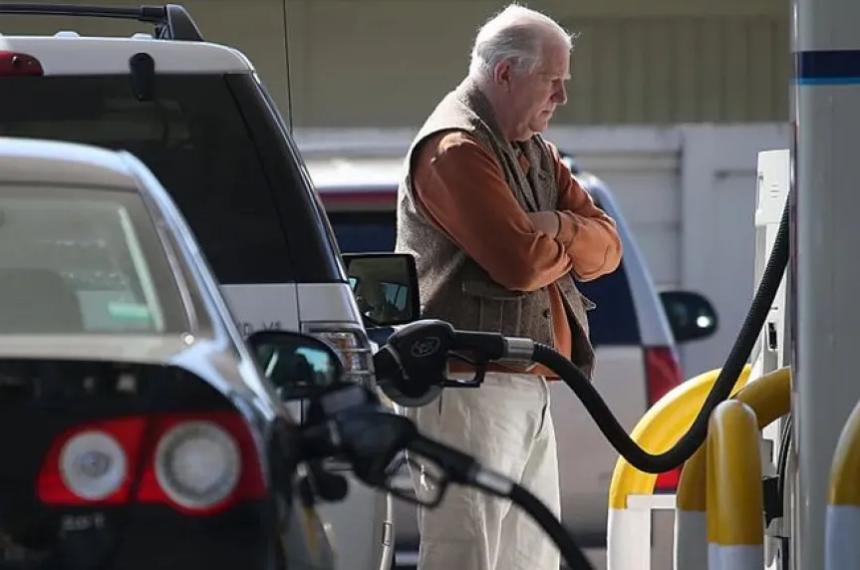 Cayoacute la venta de combustible en La Pampa- -41-en-porciento- interanual en mayo