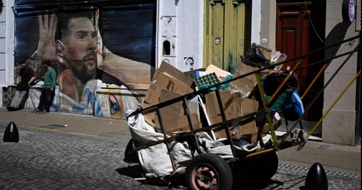 Los argentinos los maacutes preocupados del mundo por la pobreza y la desigualdad