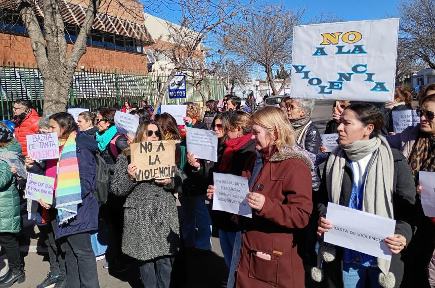 Por amenazas a directivos y la violencia protestaron en un colegio de Pico
