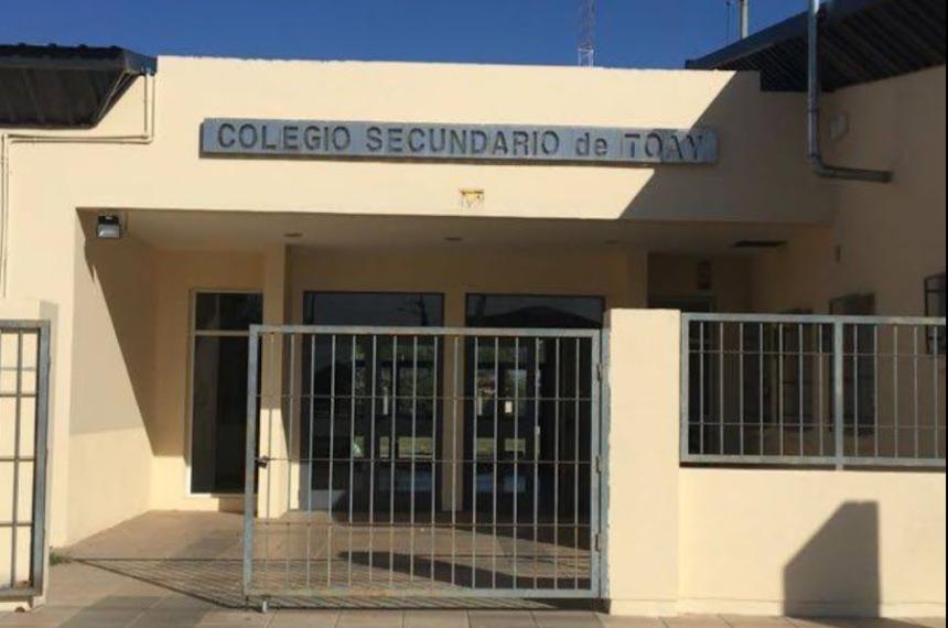 Alarma en Toay- denuncian que un alumno amenaza con armas blancas