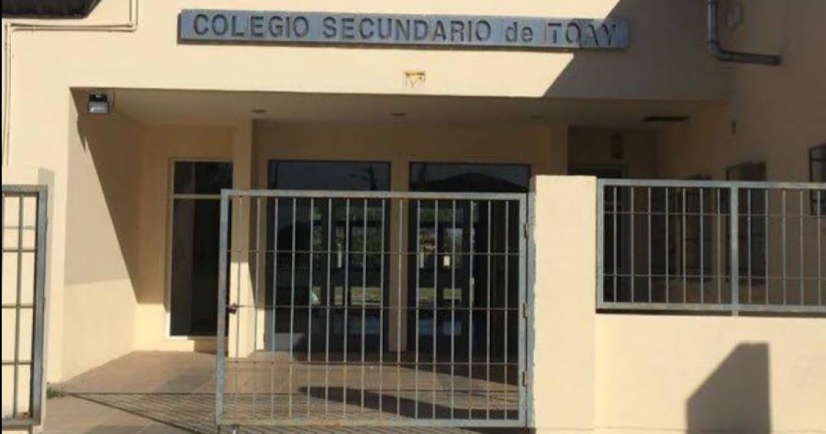 Alarma en Toay- denuncian que un alumno amenaza con armas blancas