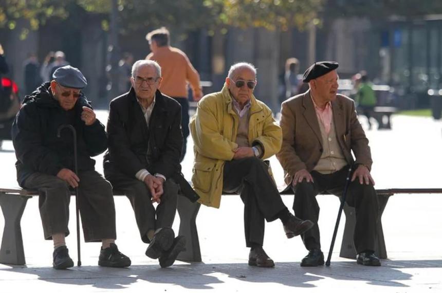 ANSES confirmoacute un nuevo bono de 70000 para jubilados en julio