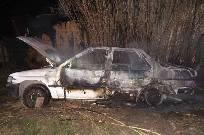 Ardioacute un auto en el asentamiento El Nuevo Salitral