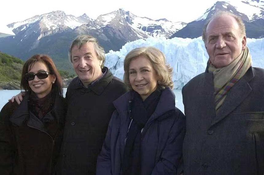 Carrioacute involucroacute a funcionarios libertarios y a los reyes de Espantildea en los negociados por YPF