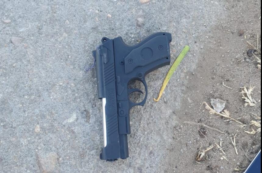 Dos demorados por rintildea y resistencia a la autoridad frente al Casino de Santa Rosa