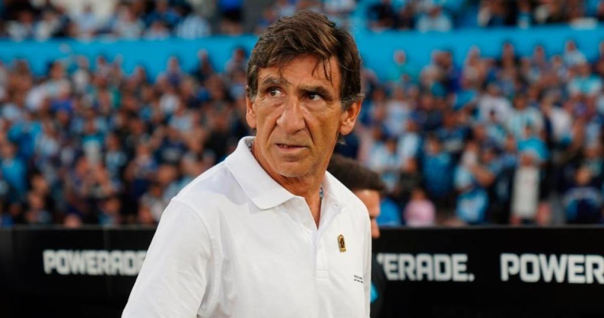 El delantero por el que negocia Racing para reemplazar a Maxi Salas
