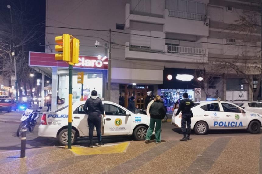 Violenta pelea entre mujeres en el centro de Pico- dos heridas