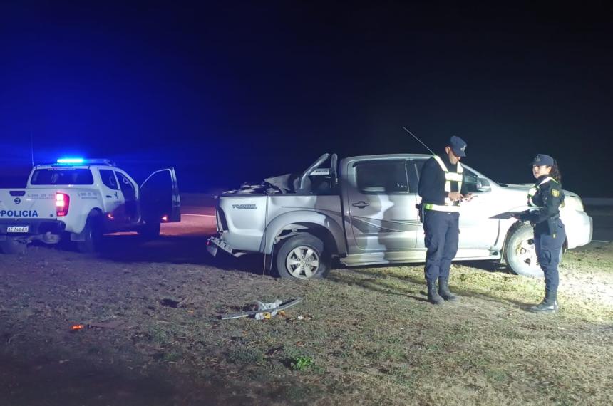 Fuerte choque entre un camioacuten y una camioneta en el Bajo Giuliani