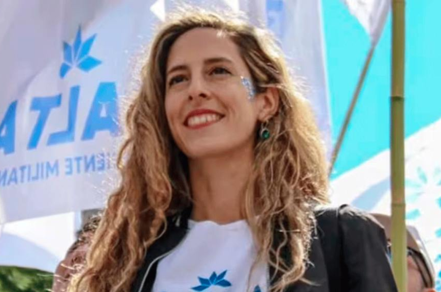 Le dieron prisioacuten domiciliaria a la funcionaria bonaerense acusada de haber tirado estieacutercol frente a la casa de Espert