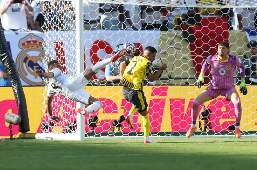En un final de locos el Madrid eliminoacute a Borussia Dortmund