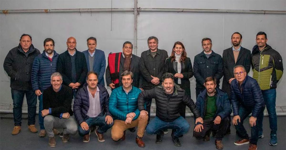 Maacutes de 40 intendentes del peronismo se reunieron en Joseacute C Paz y cuestionaron el desdoblamiento electoral