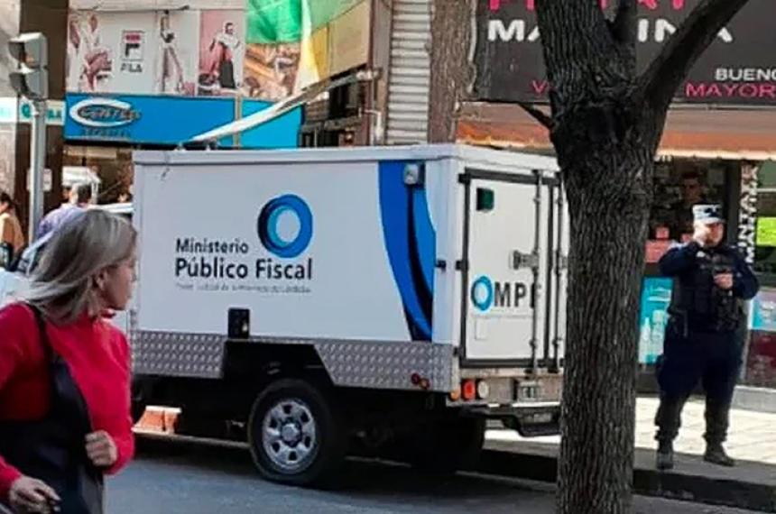 Hallaron un muerto adentro de un ropero en Coacuterdoba