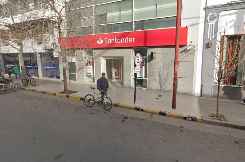Asamblea en el Banco Santander para visibilizar conflictos laborales