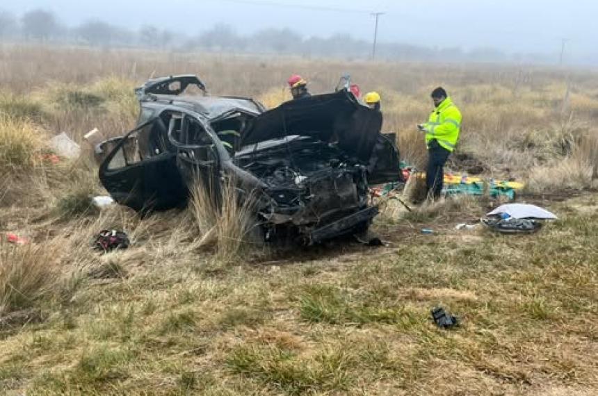 Vuelco y una 4x4 destrozada en la Ruta 143- todos salieron ilesos 