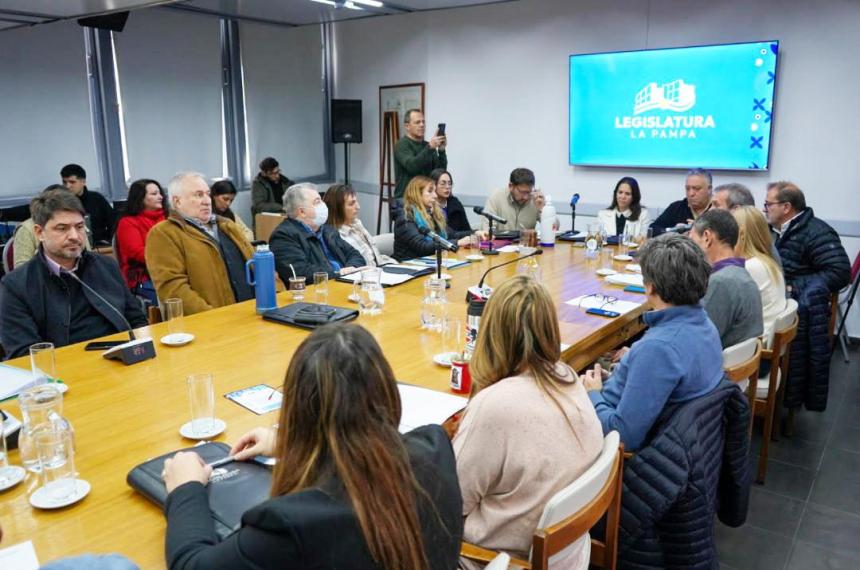 El Medanito- la Legislatura posterga definicioacuten y revisaraacute el informe oficial antes de decidir