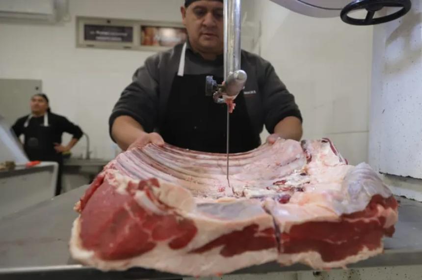 Fuerte rechazo rural al ingreso de carne con hueso al sur del riacuteo Colorado