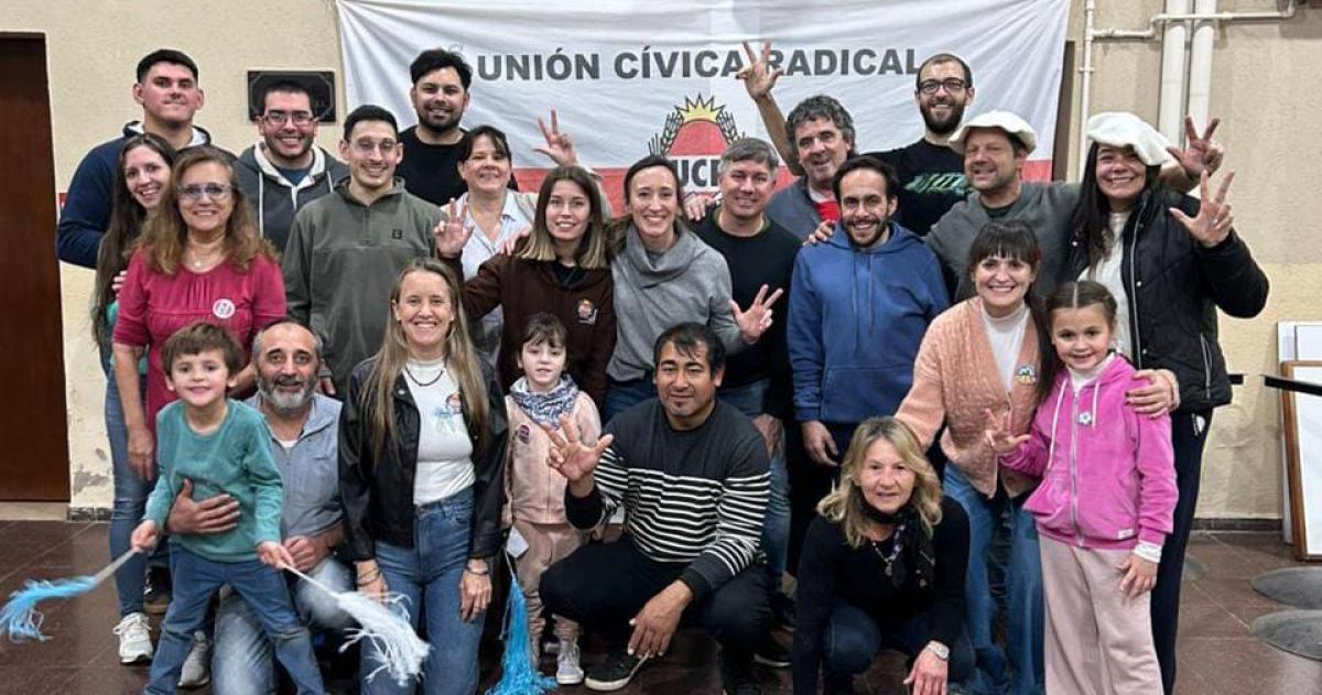 El radicalismo se da fuerzas y advierte que estaacute vivo