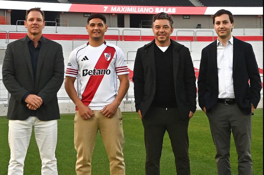 Maxi Salas ya luce la banda