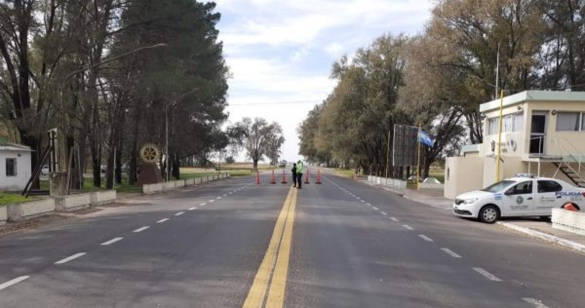 Camionero demorado por agredir a policiacuteas en el Puesto Caminero Catriloacute