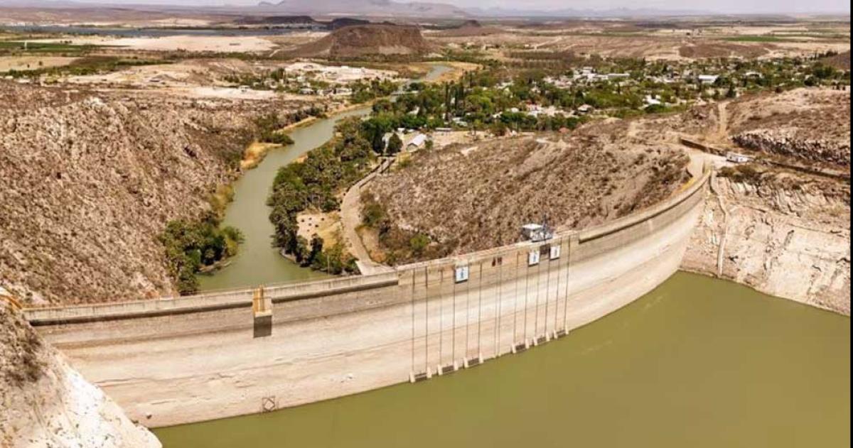 El agua de las represas desplazoacute el eje de rotacioacuten de la Tierra
