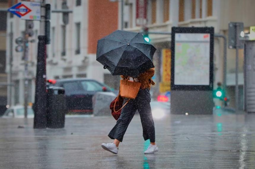Alerta por ciclogeacutenesis- se esperan lluvias intensas y raacutefagas en la regioacuten pampeana
