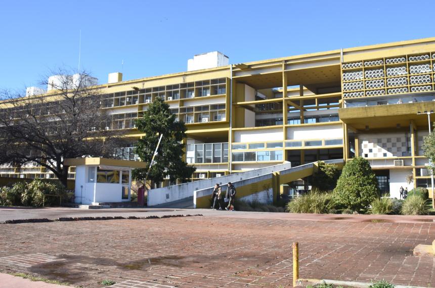 El Gobierno Provincial destacoacute que el salario estatal se recuperoacute un 131-en-porciento- en el primer semestre