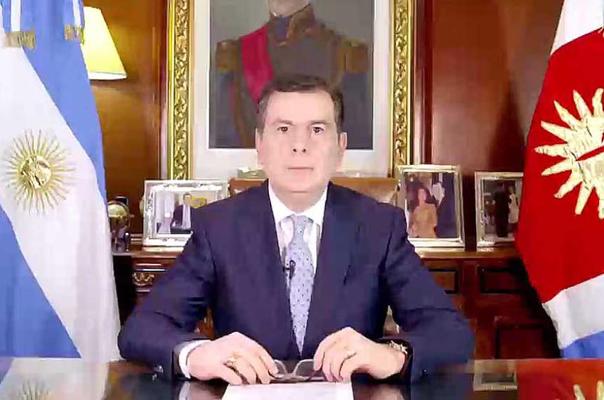El gobernador de Santiago del Estero anuncioacute bono millonario para empleados estatales