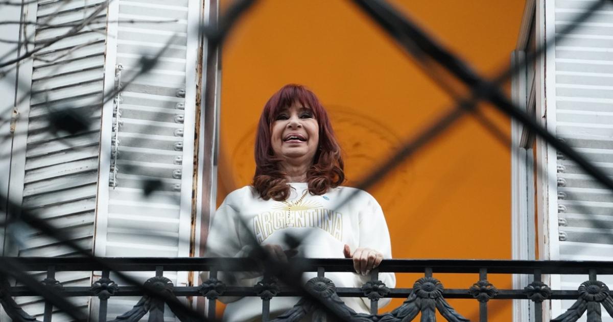 El Tribunal intimoacute a Cristina y los otros condenados a depositar US 537 millones