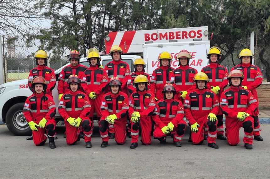 Entregaron equipamiento al Cuerpo de Bomberos de la Policiacutea