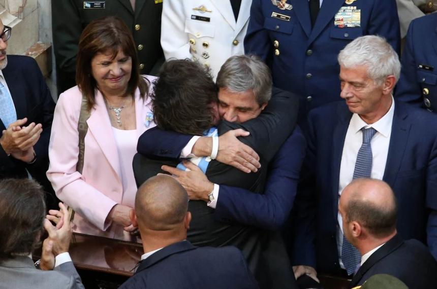 El Gobierno logroacute un superaacutevit fiscal en junio y cierra el semestre con saldo positivo