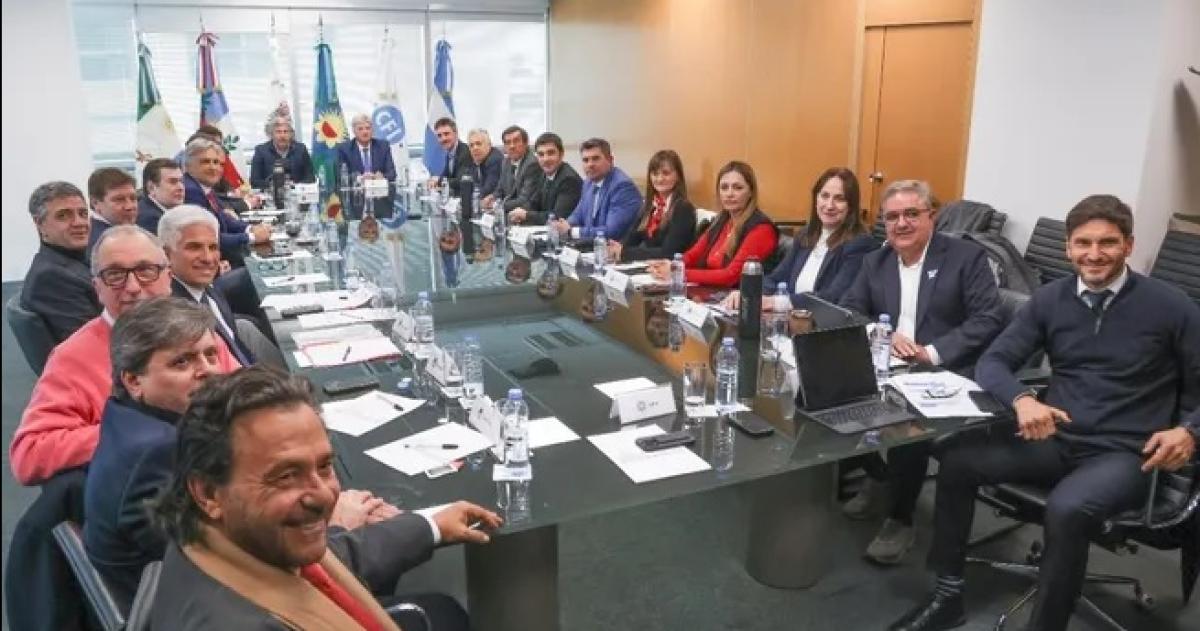 Gobernadores preparan nueva cumbre y los libertarios sufren su propia interna
