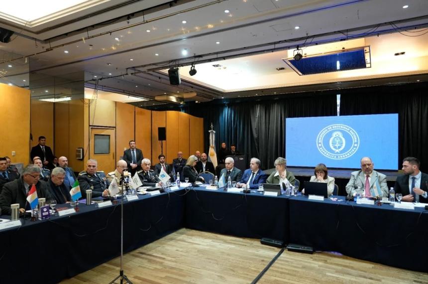 Bullrich destacoacute la vigilancia antiterrorista a 31 antildeos del atentado a la AMIA