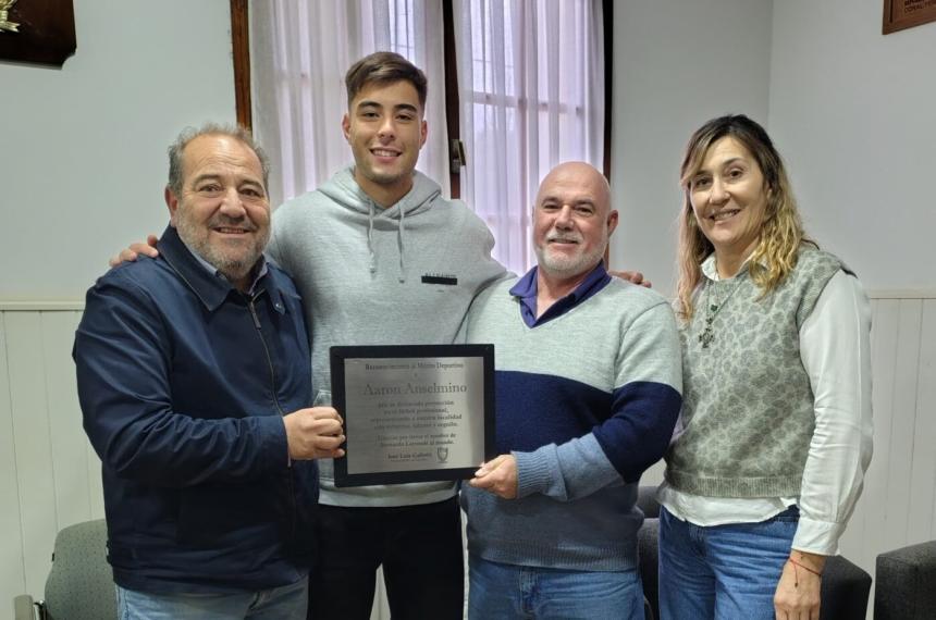 Reconocimiento para Anselmino