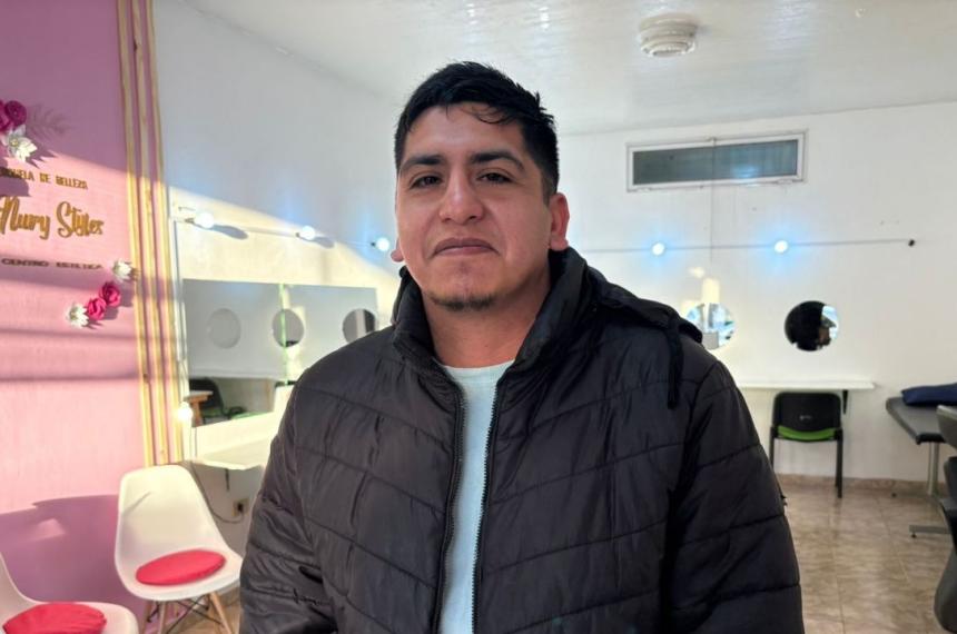Chofer de Corpico devolvioacute mochila con 12 millones olvidada en el colectivo