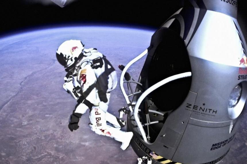Fallecioacute Felix Baumgartner en un viaje en parapente